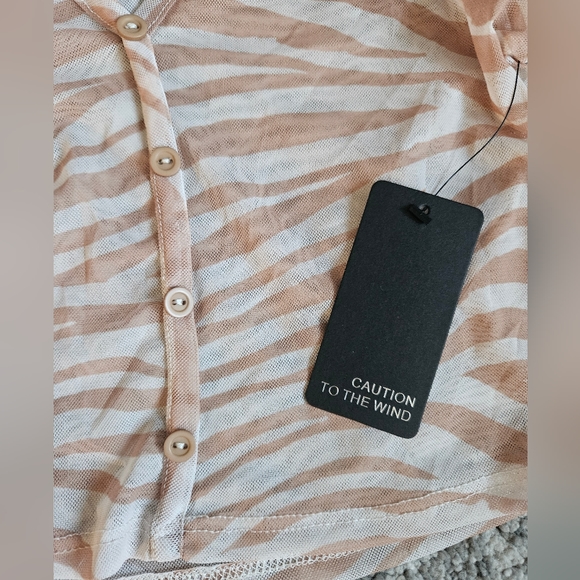 Zebra Pattern sheer top - Picture 6 of 7
